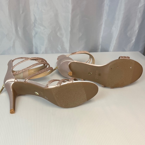 Elegant Strappy Rose Gold Heels v2260 - Picture 4 of 7